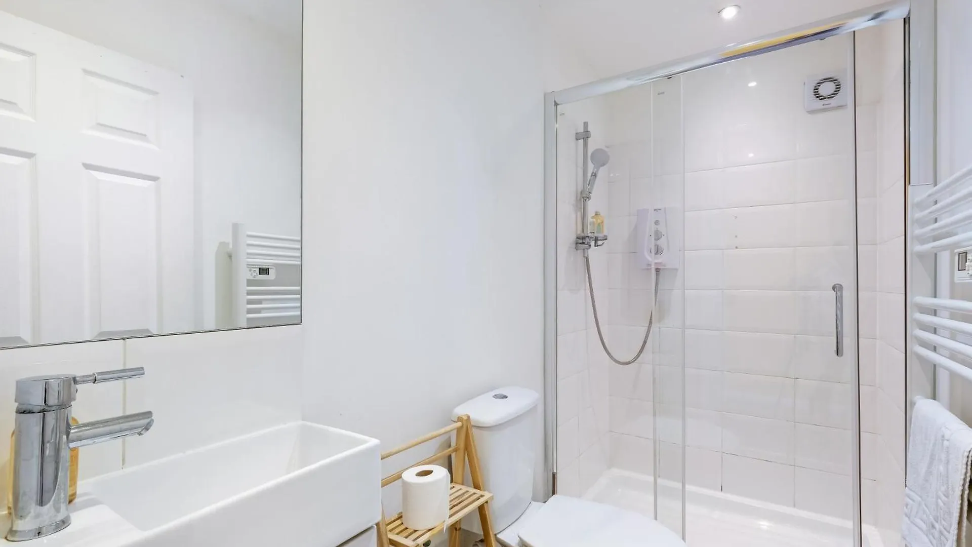 Kings House Apartment Hayes, West London Apt A Northolt  United Kingdom